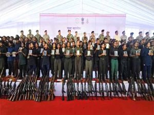 छत्तीसगढ़ में नक्सलवाद को बड़ा झटका: 208 नक्सली आत्मसमर्पण