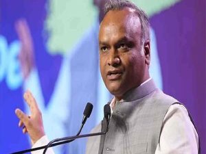 आरएसएस कार्यक्रमों से दूर रहें सरकारी अफसर: प्रियांक खरगे