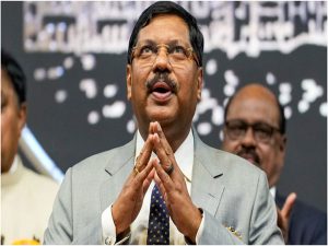 सुप्रीम कोर्ट में असामान्य घटना, CJI पर जूता फेंकने का प्रयास