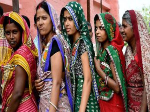 बिहार विधानसभा 2025: महिलाओं ने बनाया रिकॉर्ड, पुरुष वोटिंग को पीछे छोड़ा