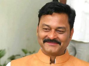 संजय पाठक से जुड़ी कंपनियों को ₹443 करोड़ का नोटिस