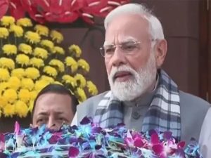 अपनी रणनीति बदले विपक्ष, मैं टिप्स देने को तैयार हूं: PM मोदी