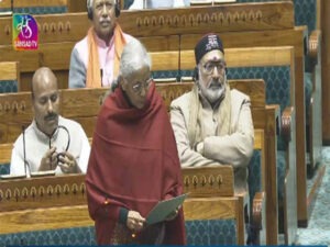 बजट से पहले सरकार का रिपोर्ट कार्ड, लोकसभा में पेश हुआ आर्थिक सर्वे 2025-26