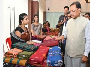 हाथ करघे से आत्मनिर्भरता तक: ग्राम नारी की महिलाओं की सफलता की कहानी