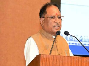 सीएम का कड़ा रुख, अशिष्ट व्यवहार के आरोप में CEO निलंबित